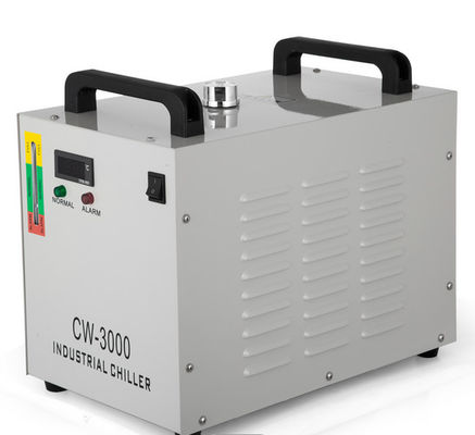 10L / min Przemysłowy agregat chłodniczy 60HZ Cw 3000 19kg Wyposażony w wentylatory o dużej prędkości wewnątrz