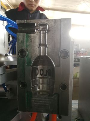 1000 ml płynna butelka do wydmuchiwania butelek S136 HDPE 6 wnęka