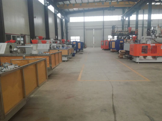 ISO 1 litrowa maszyna do formowania z rozdmuchiwaniem 5000 × 2000 × 2500 mm Maszyna do produkcji butelek na mleko