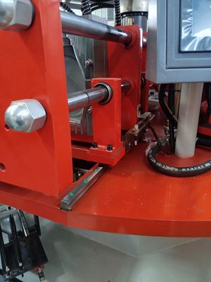 Servo HDPE Pełna automatyczna maszyna do formowania z rozdmuchiwaniem Szybkie sześć form